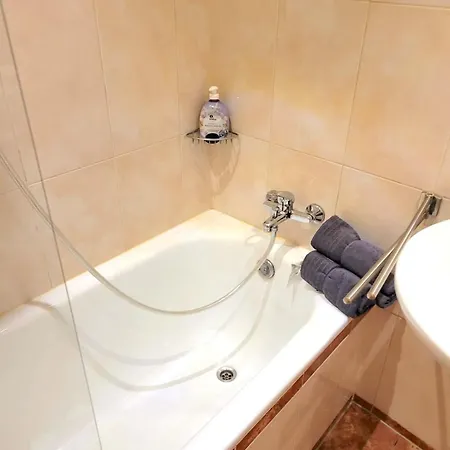 Penthouse Im 20 Stock Apartment *